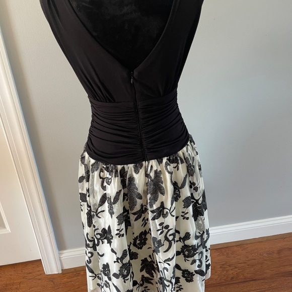 Vintage look dress Sz 8 - Picture 3 of 5